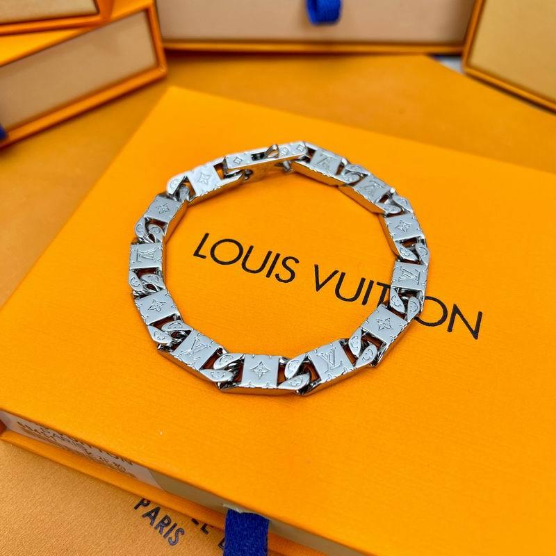 LV Bracelets 340